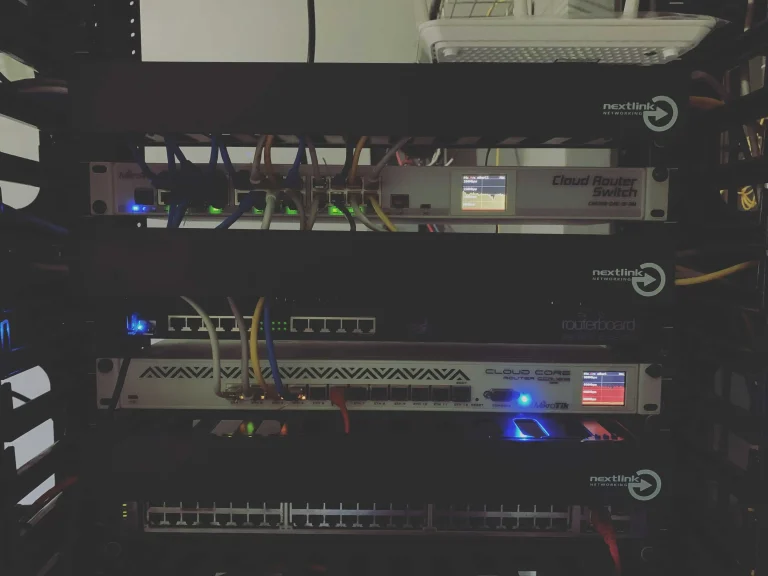two active server with black color for what is vps hosting article